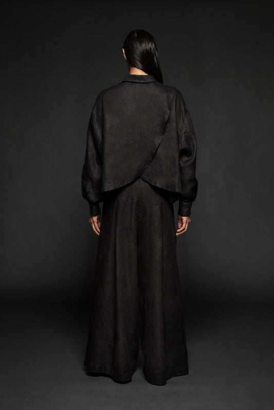 QAMIS BLACK