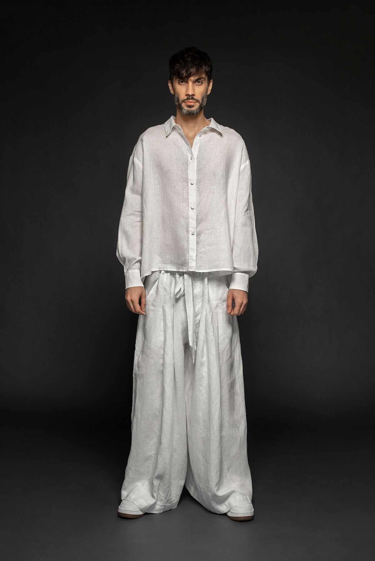 Syomsz Qamis oversized linen shirt in white, back view