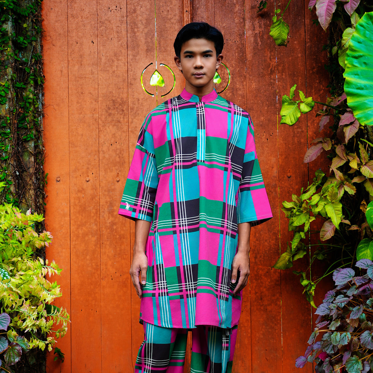 Syomsz Rasa pelikat kurta, back view