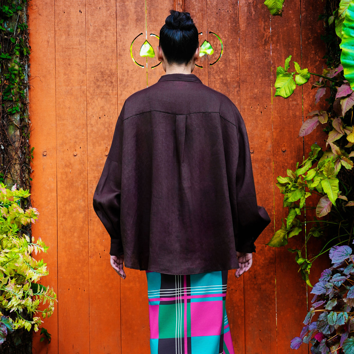 Syomsz Sayang chocolate kebaya shirt, side view