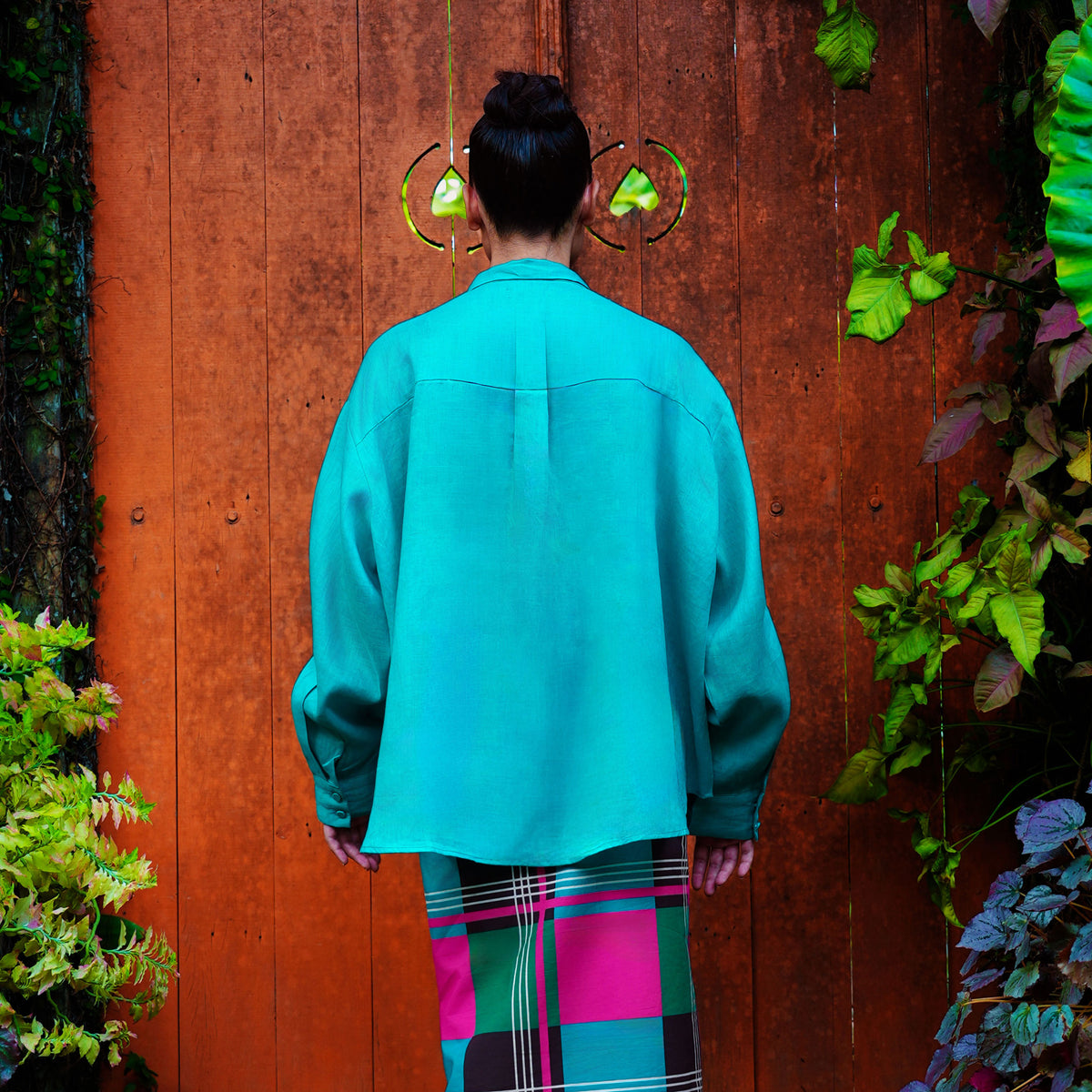 Syomsz Sayang turquoise kebaya shirt, side view