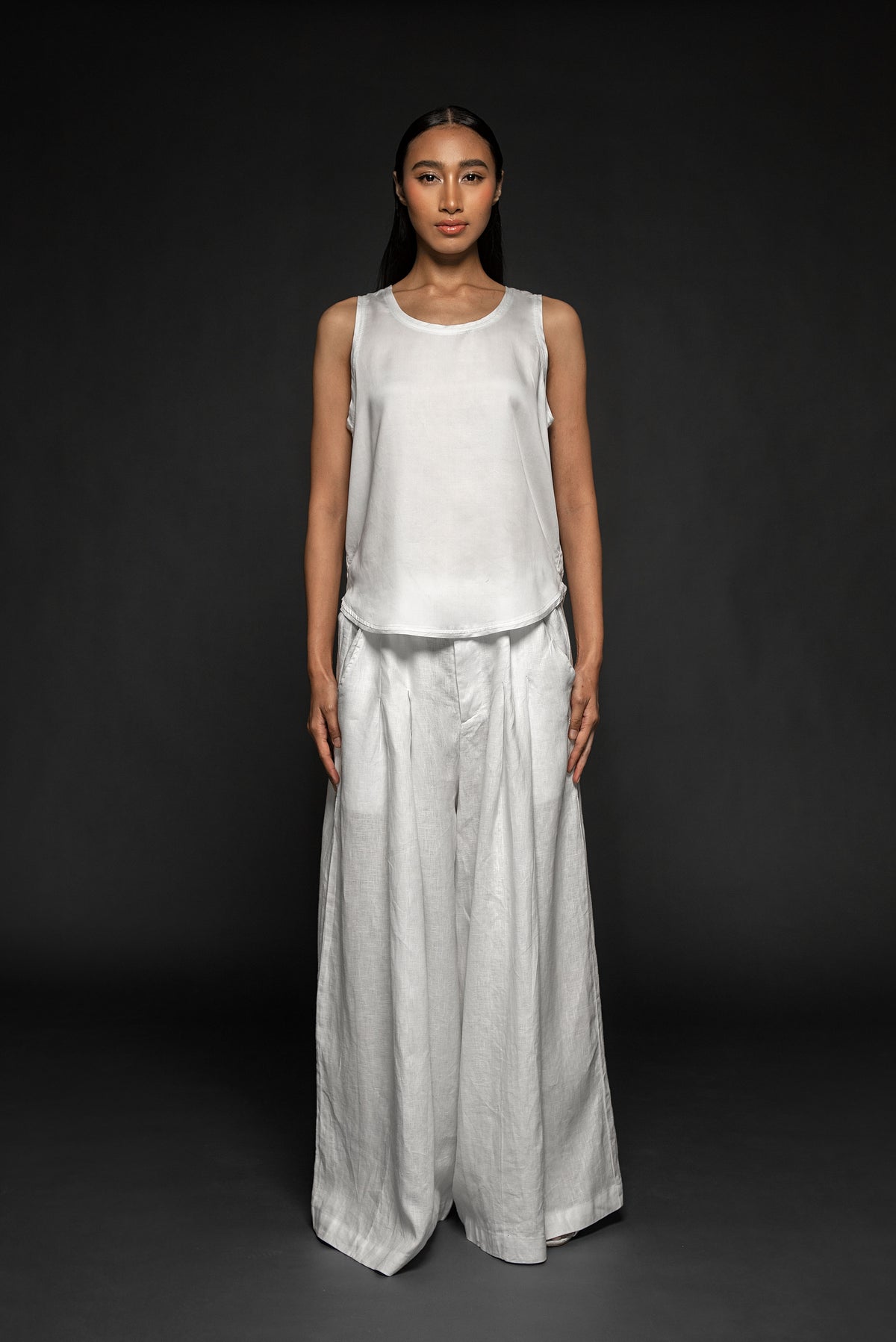 MAYKA WHITE