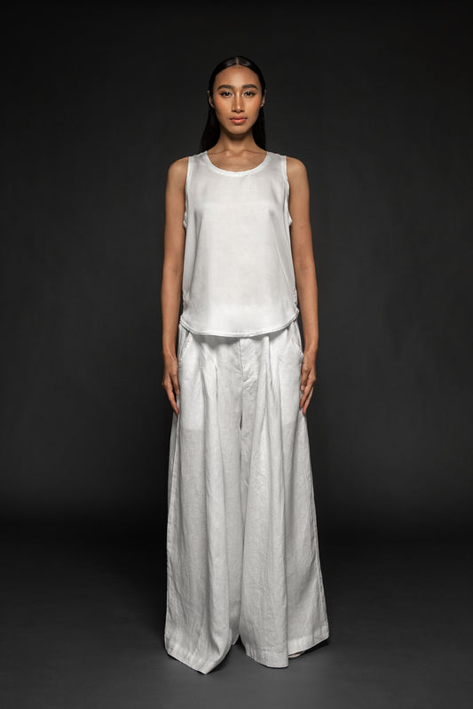Syomsz Mayka singlet in white Tencel, front view