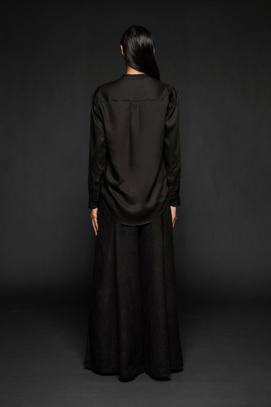 Syomsz Nehru collar shirt in black Tencel, side view