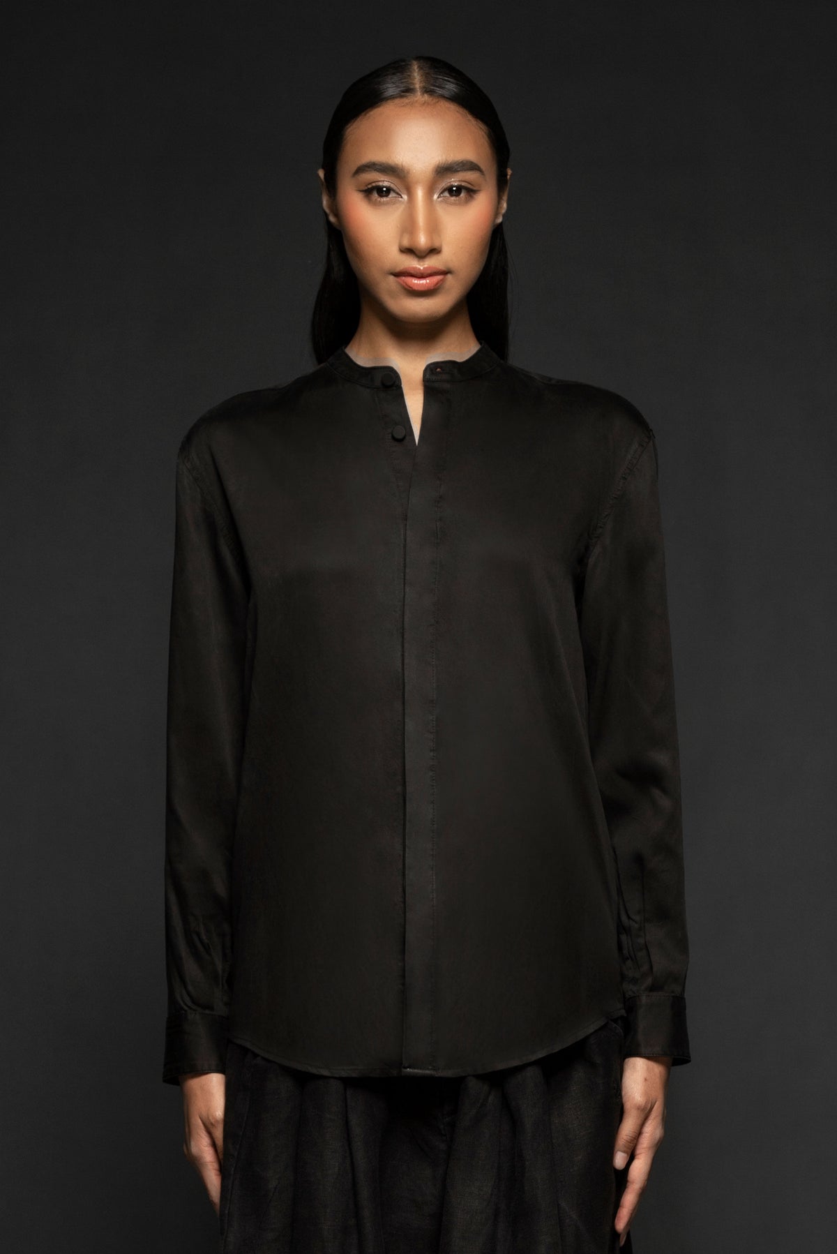 Syomsz Nehru collar shirt in black Tencel, back view